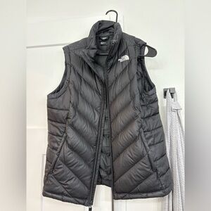 The North Face Women's Black Quilted Vest (550)